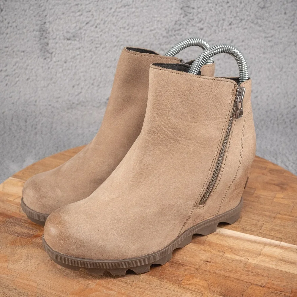 Sorel‎ Joan of Arctic Wedge III Brown Zip Bootie Size 5